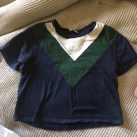 Tri-Color 90’s Crop Top - Picture 3 of 4